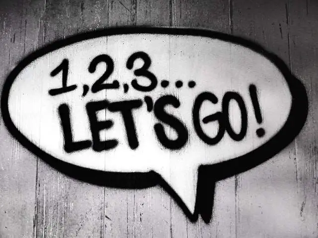 Chat icon with the text 123 let’s go